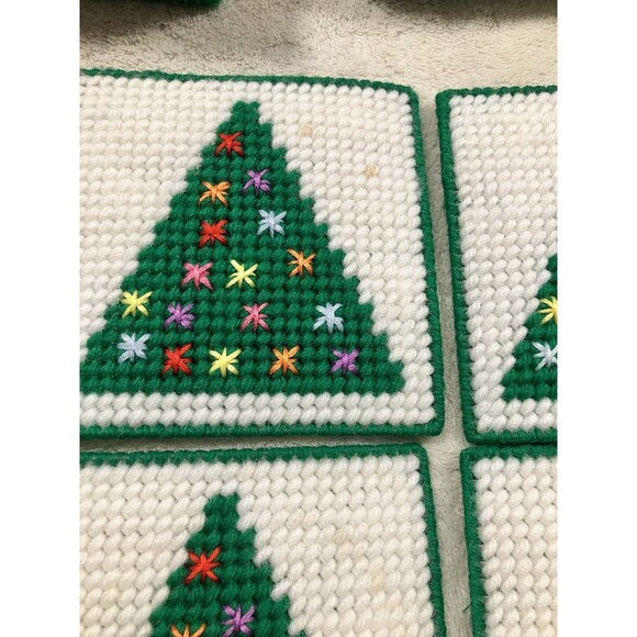 (6) Vintage Handmade Christmas Tree Coasters Yarn & Plastic Canvas Needlework - Picture 4 of 6
